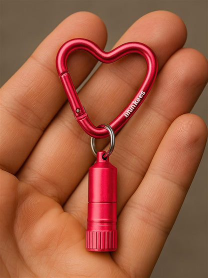 Munkees Mini LED Taschenlampe mit Herz-Karabiner – Rot