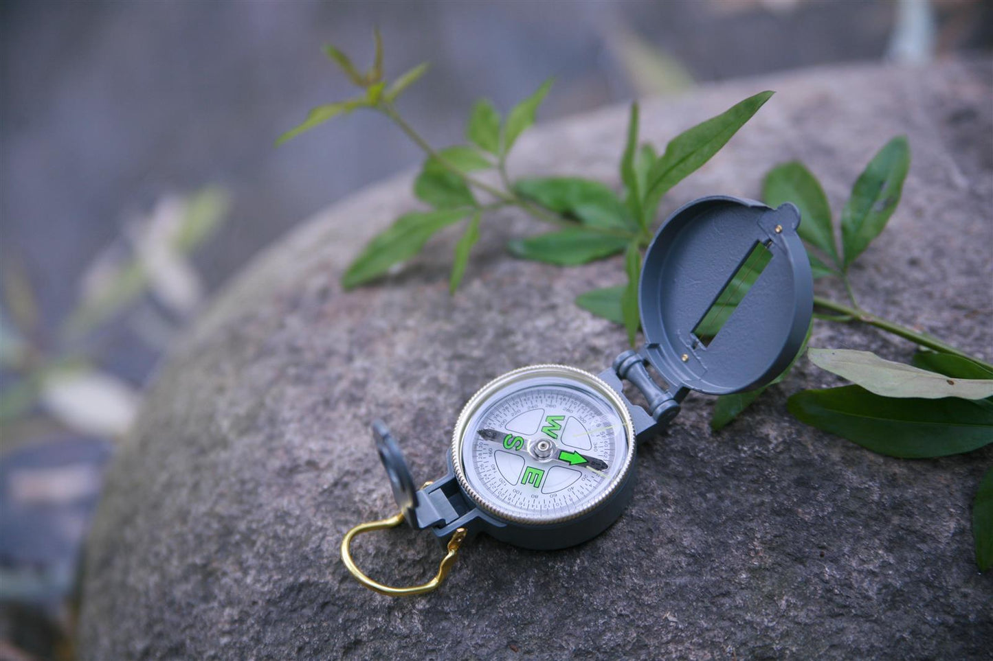 AceCamp Metallkompass mit Lupe & Peilhilfe