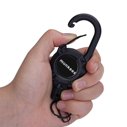 munkees Ausweishalter mit Karabiner und Rückzug 64 cm