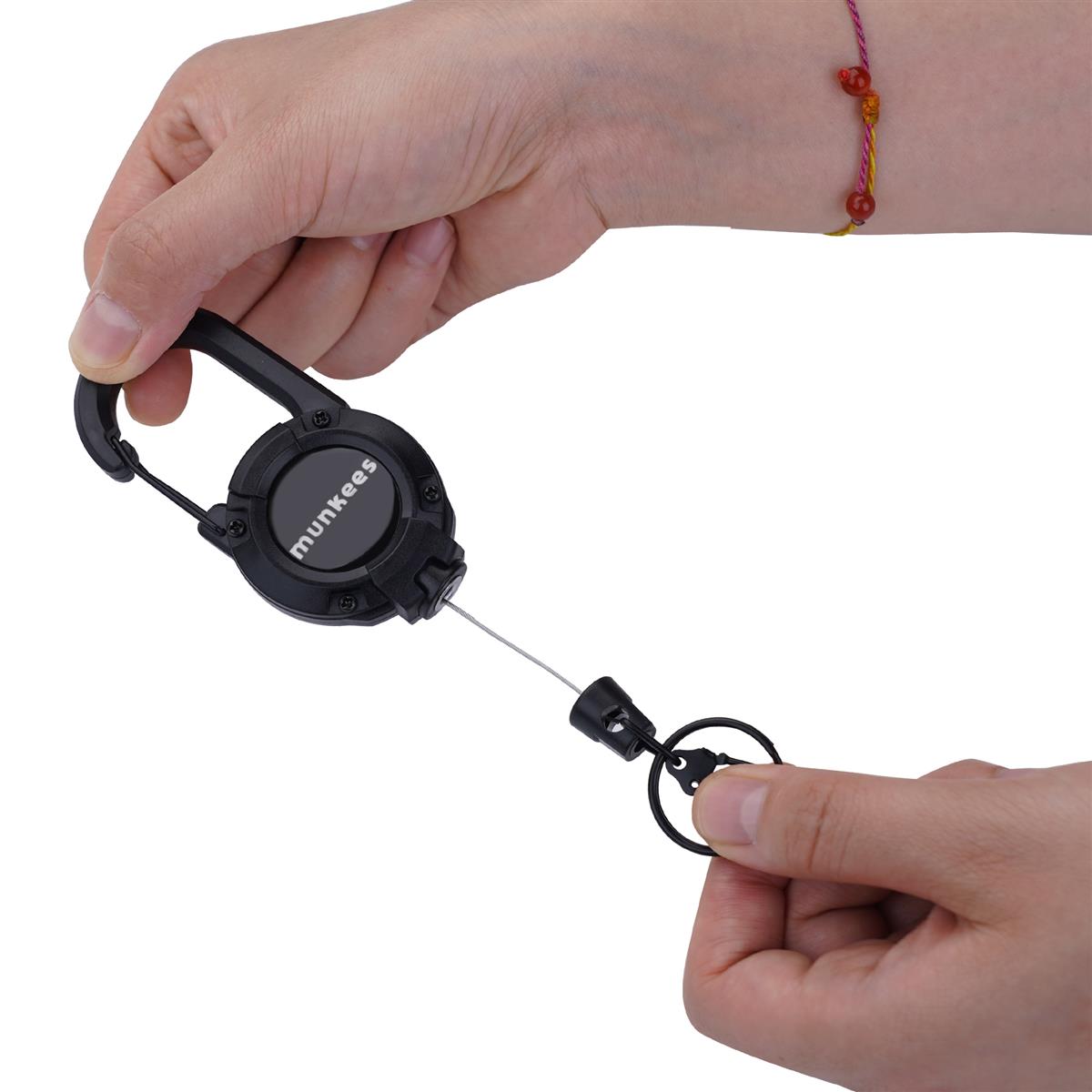 munkees Ausweishalter mit Karabiner und Rückzug 64 cm