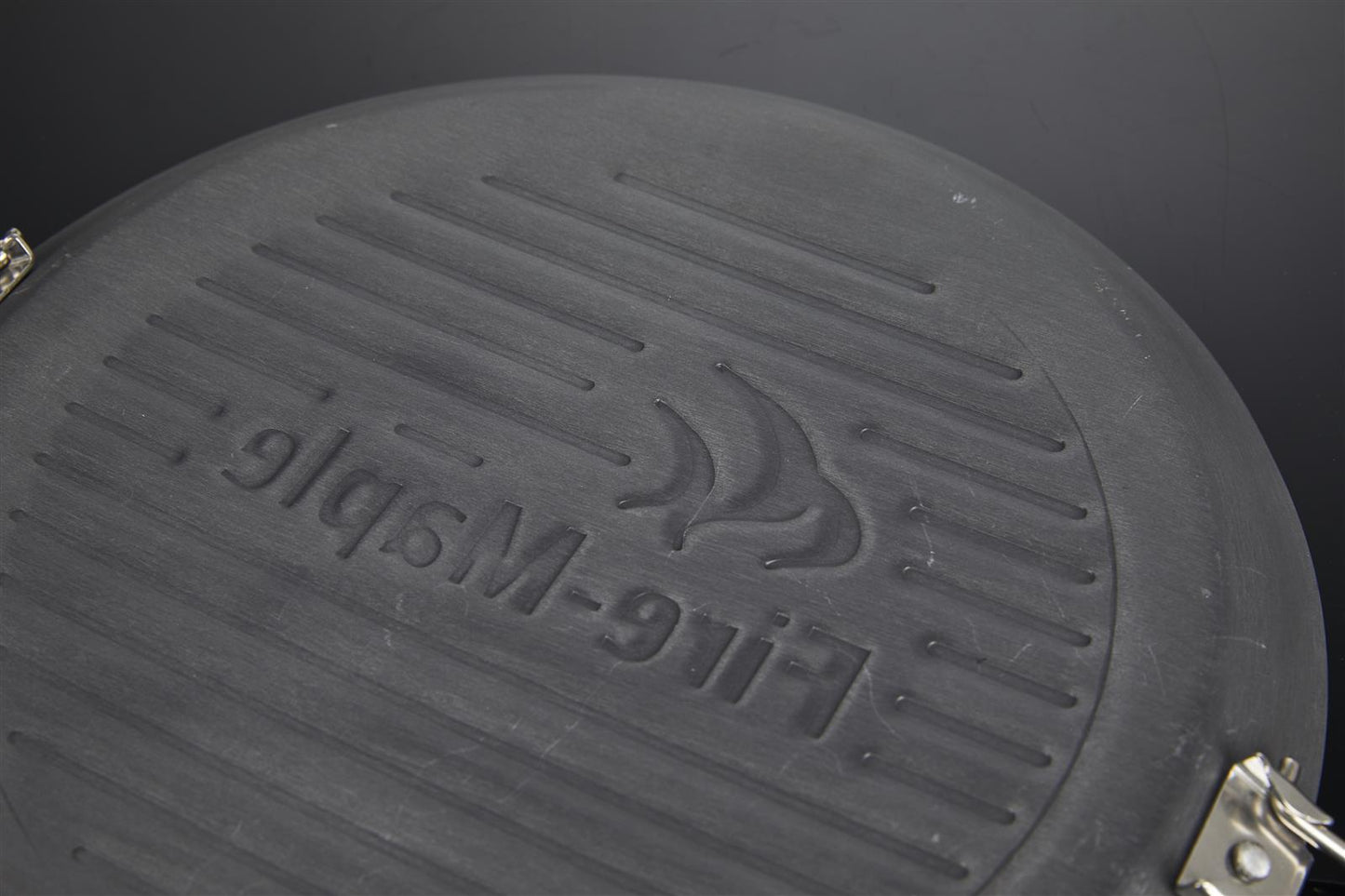 Outdoor Grillpfanne aus Gusseisen mit Griff